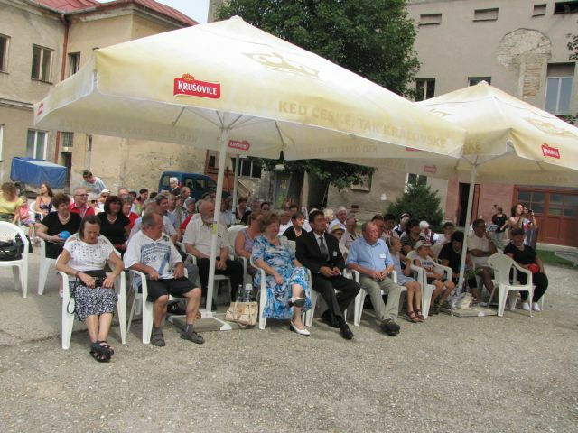 Fotogaléria VII. Stretnutie seniorských kultúrnych skupín na nádvorí mestského úradu 24. 8. 2019 (12) VII. Stretnutie seniorských kultúrnych skupín na nádvorí mestského úradu 24. 8. 2019